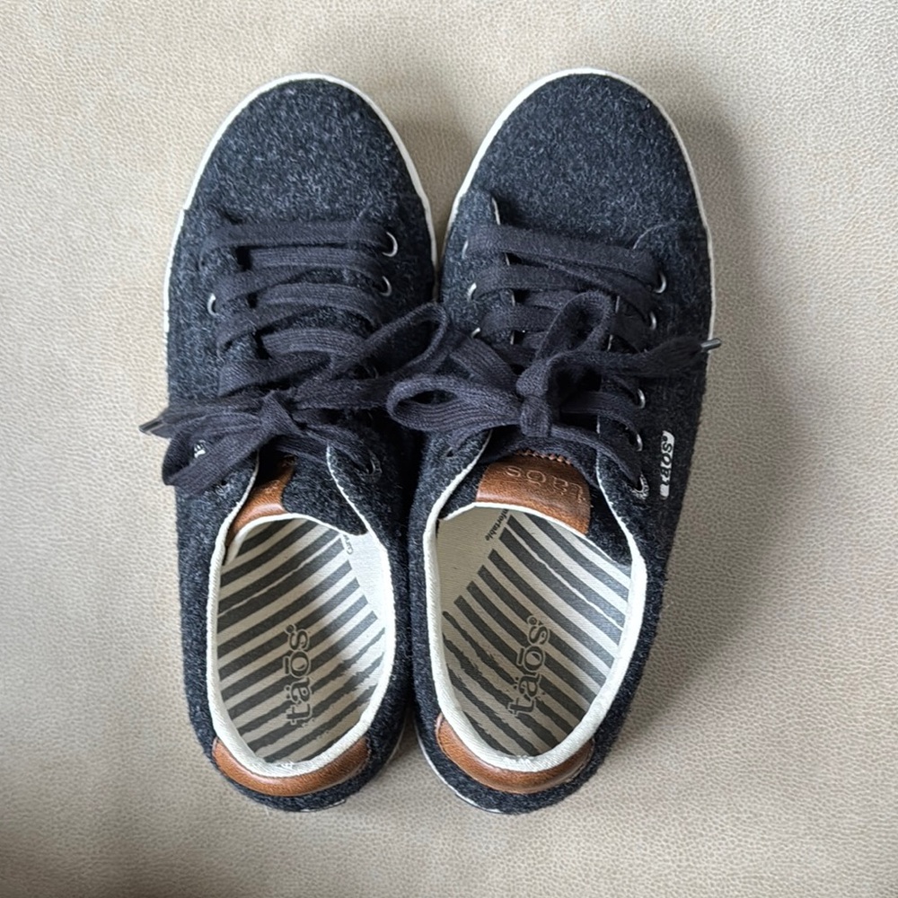 Taos Black and Brown Sneakers